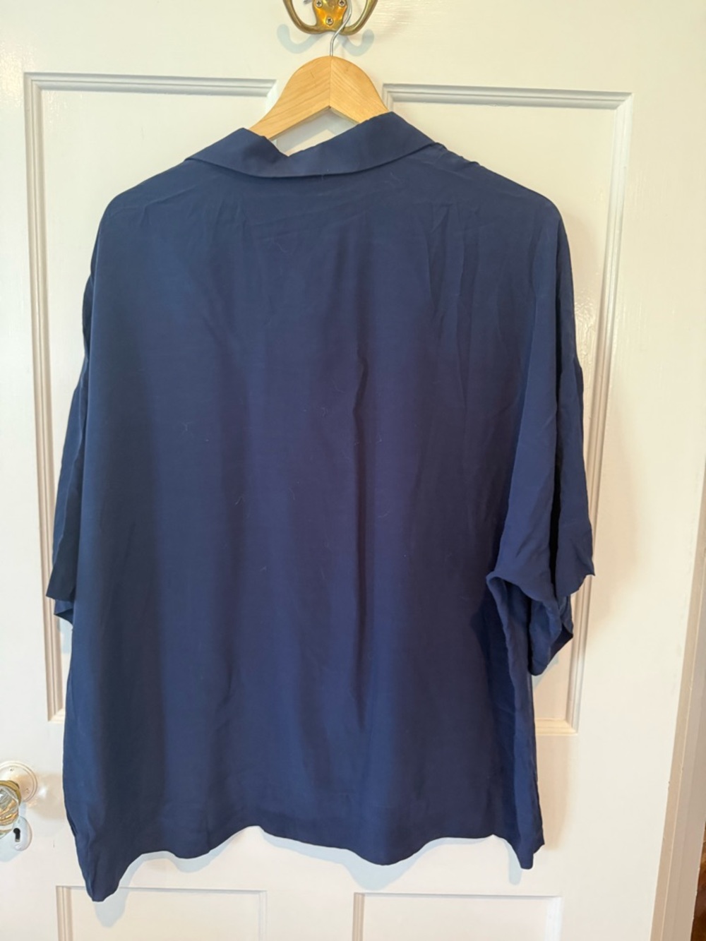 Tuckernuck Navy Viscose Charmeuse Nautilus Blouse Medium M NWT - Picture 9 of 9